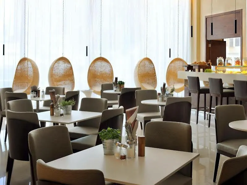 Hotel Courtyard By Marriott World Trade Center, Abu Dhabi