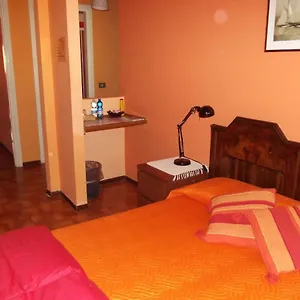 https://orange-house-varenna.it-lombardy.com